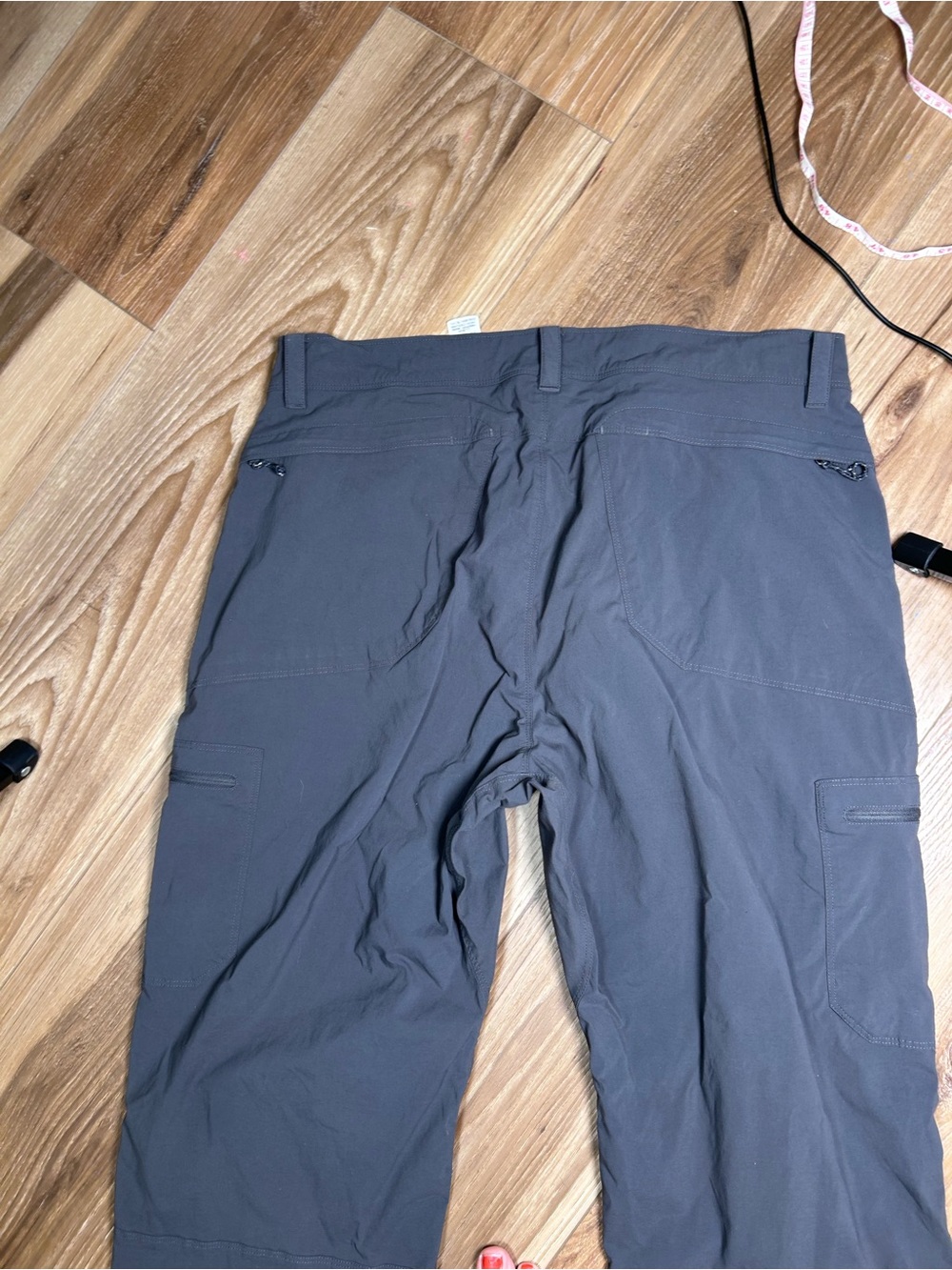 LL Bean men’s crests water resistant hiking pants size 35x34 HEMMED nylon - Picture 6 of 8